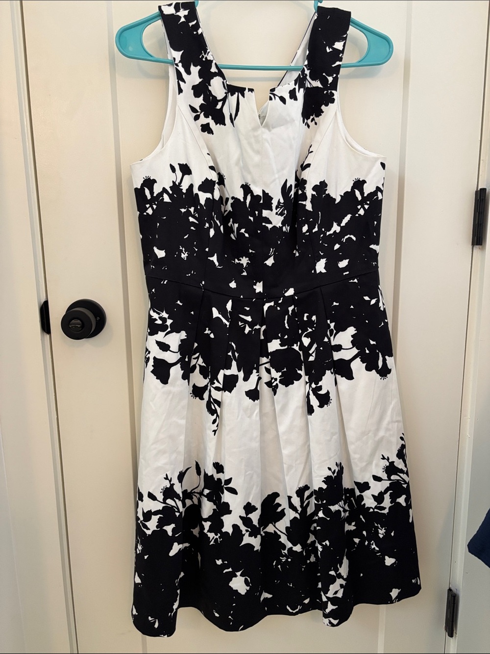 White House Black Market Black & White Floral-Print Midi Dress